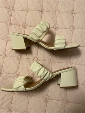 Old Navy Cream Heels